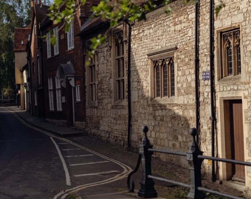 Made to Measure Curtains in Abingdon: Tailored Elegance for Riverside Homes and Modern Builds